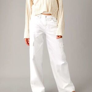 Dreamy Drape Stretch Super High-Waisted Cargo Baggy Wide-Leg Jean - White - NWOT